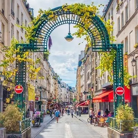 En Plein Coeur De Quartier Montorgueil- Jardin Du Palais Royal-musee Du Louvre